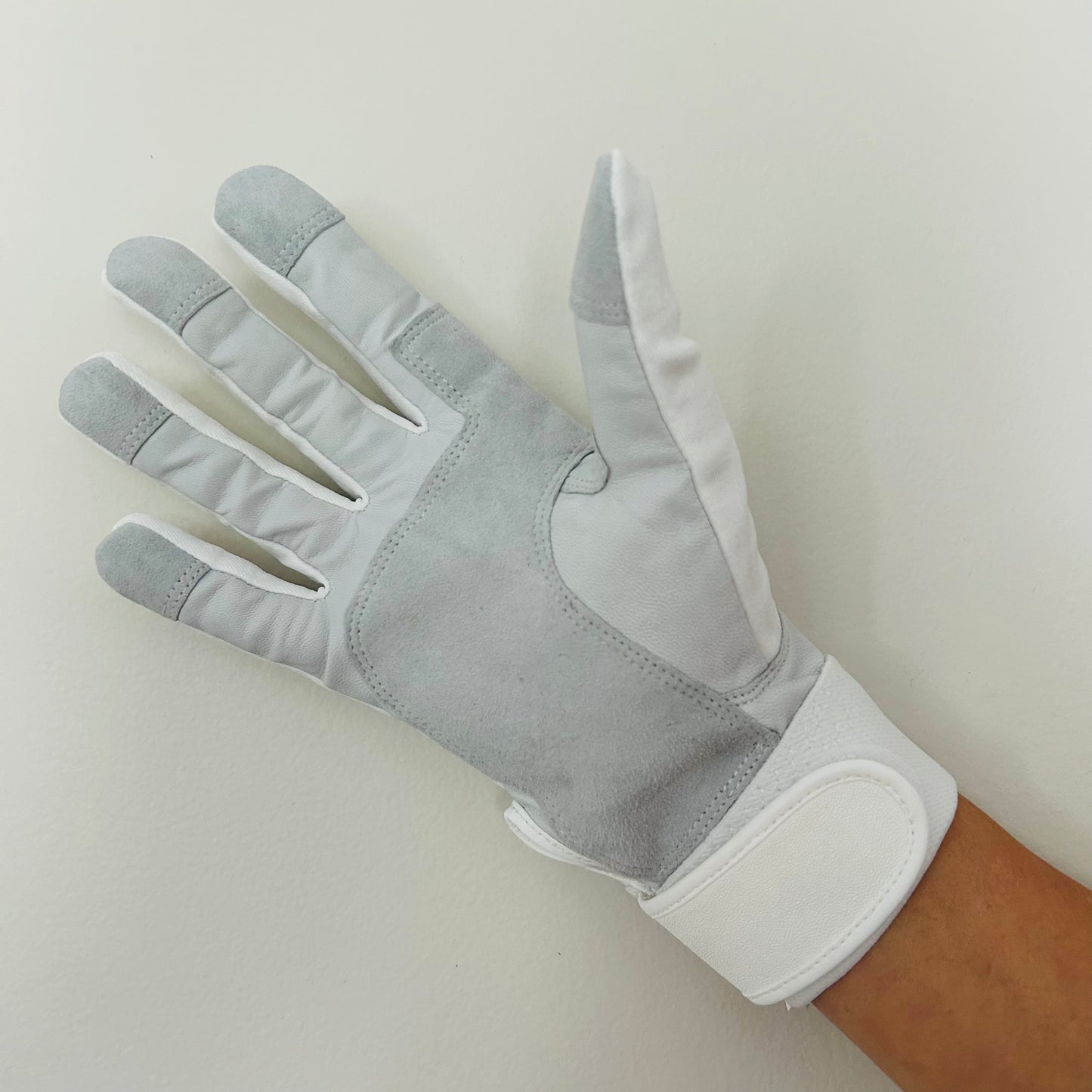 Anti-Cut Gloves with Tips
